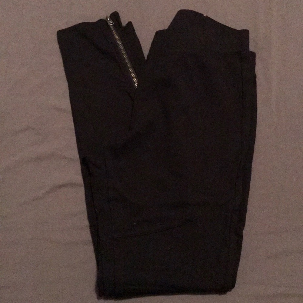 ⭐️ 3 for $20 ⭐️ Express knitted Moto legging